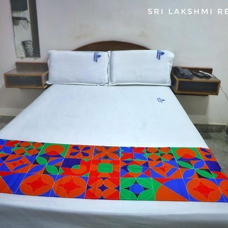 Отель Sri Lakshmi Residency Тирупати Экстерьер фото