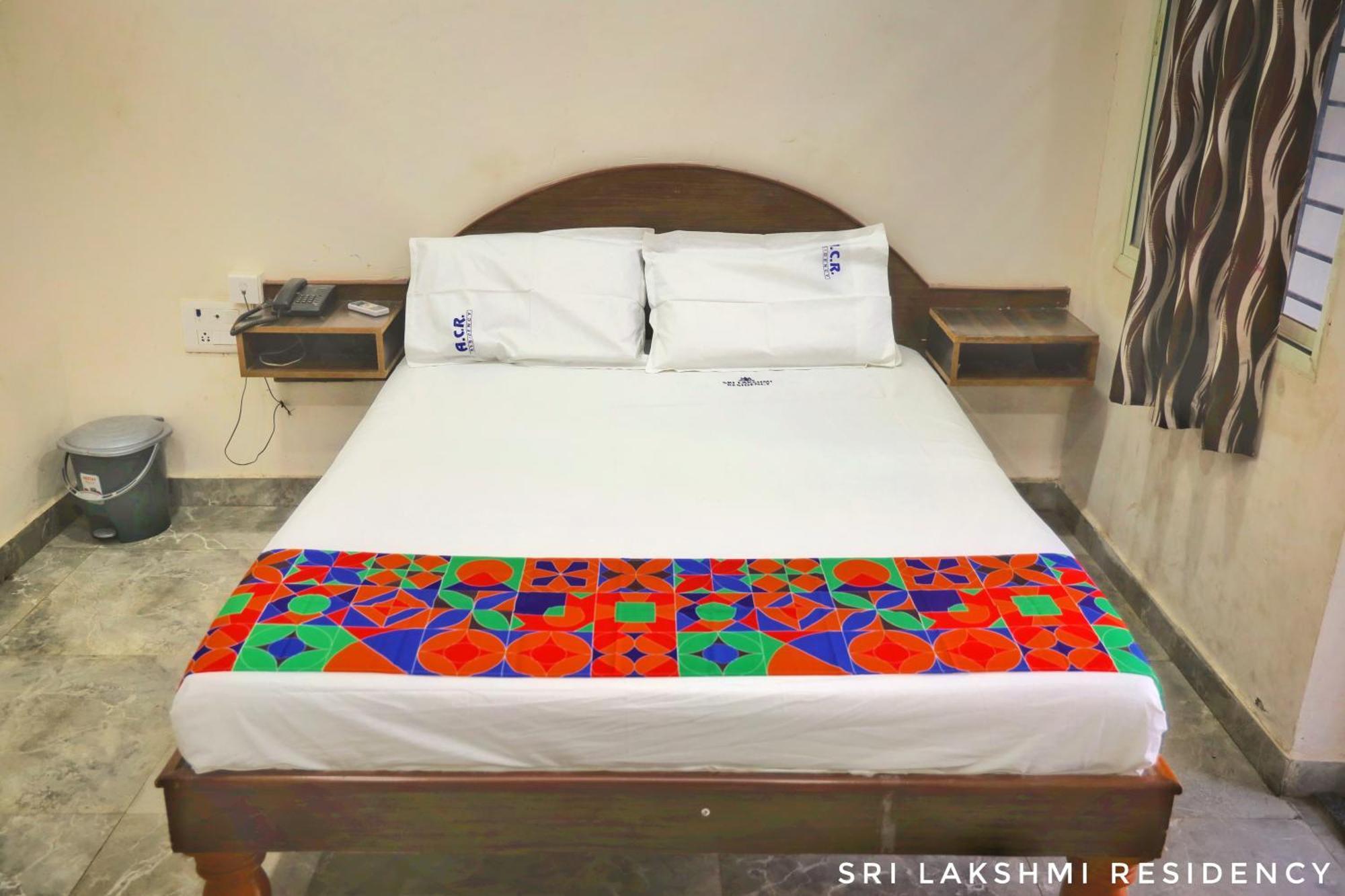 Отель Sri Lakshmi Residency Тирупати Экстерьер фото